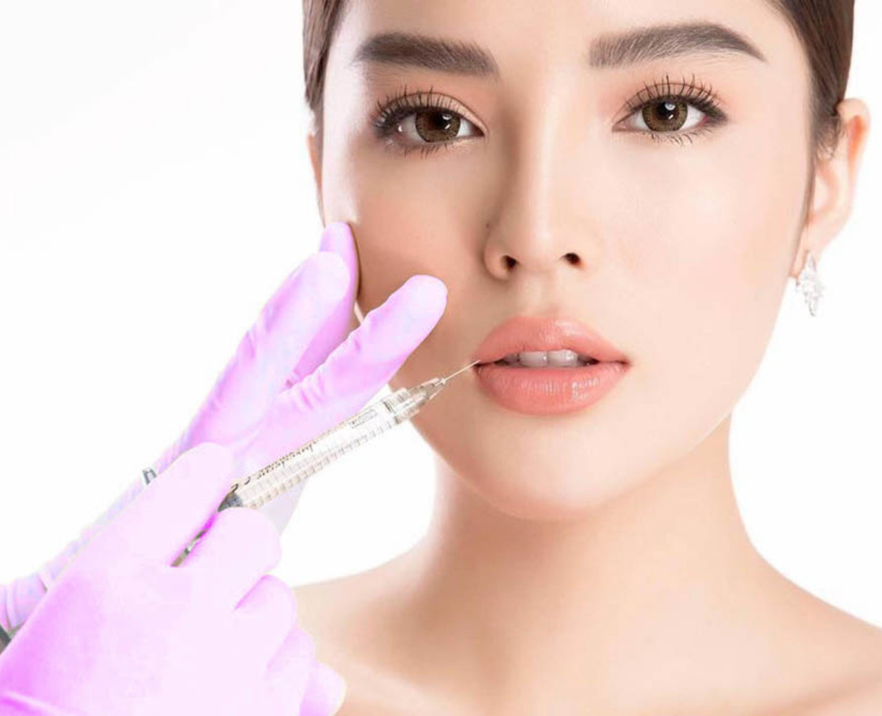 Tạo hình môi trái tim
