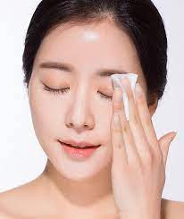 Trị liệu chuyên sâu vùng mắt, môi bằng trứng cá muối
